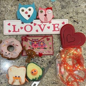 Valentine's Day Decor Set